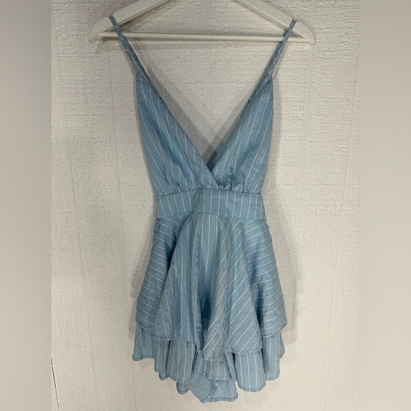 NWOT Windsor The Perfect Striped Bow Ruffled Romper size S - Picture 2 of 12